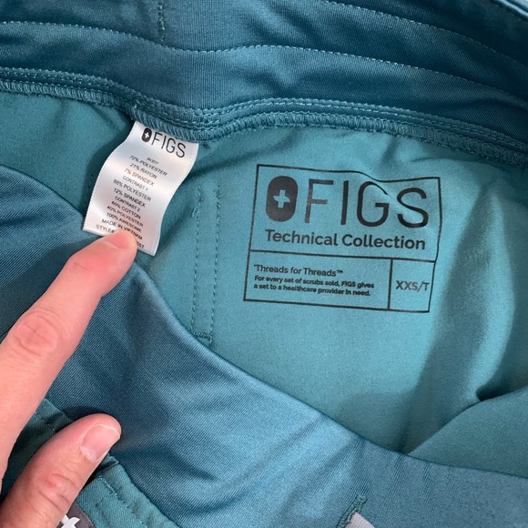 Figs Women’s Zamora Jogger HydroGreen Scrubs - Picture 3 of 9